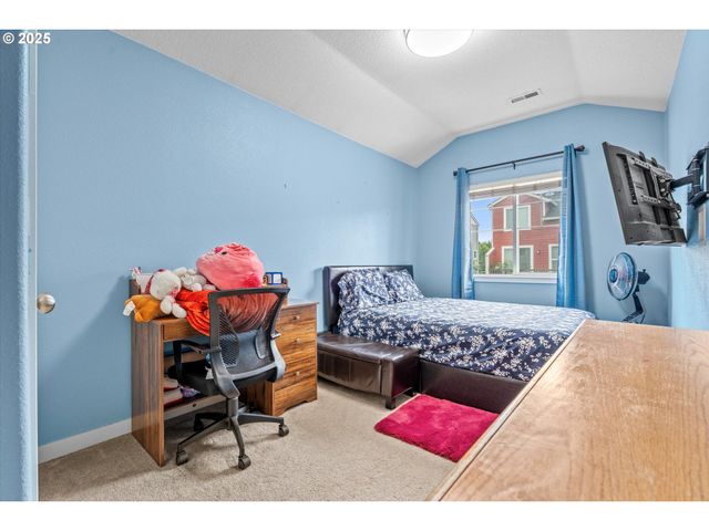 2590 Nw 2ND Ter, Gresham, OR 97030