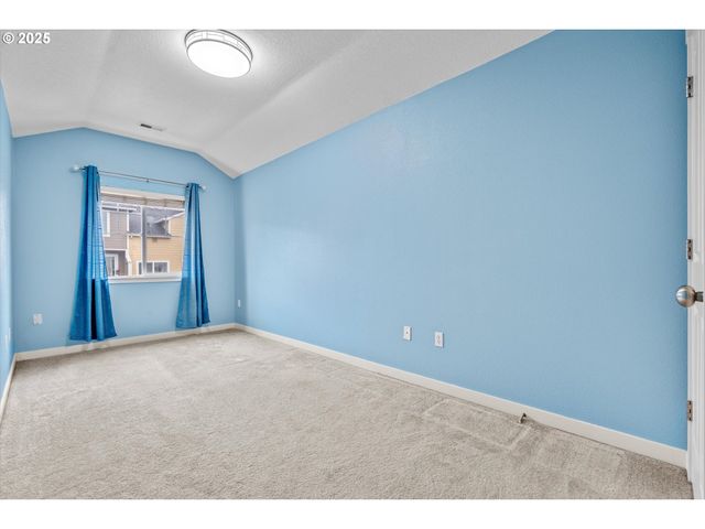 2590 Nw 2ND Ter, Gresham, OR 97030