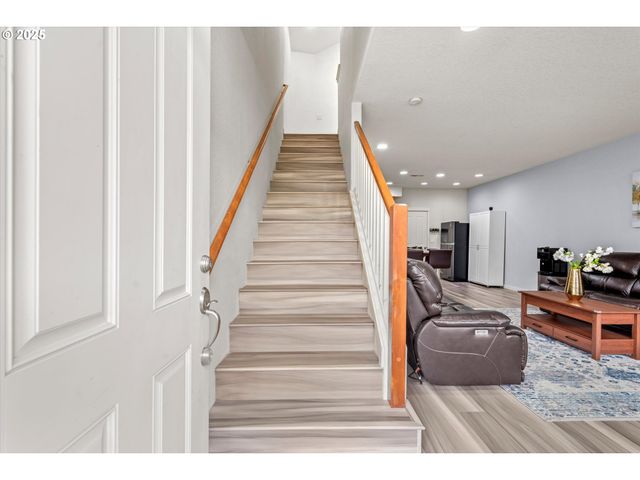 2590 Nw 2ND Ter, Gresham, OR 97030