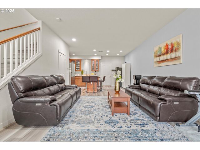 2590 Nw 2ND Ter, Gresham, OR 97030