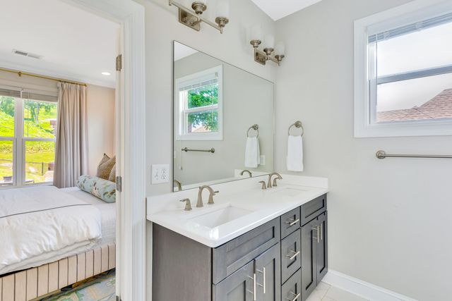 1721 W 39th Street, Chattanooga, TN 37409