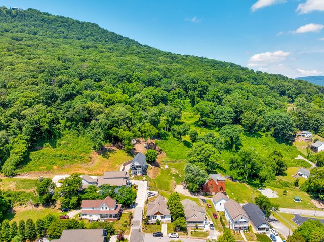 1721 W 39th Street, Chattanooga, TN 37409