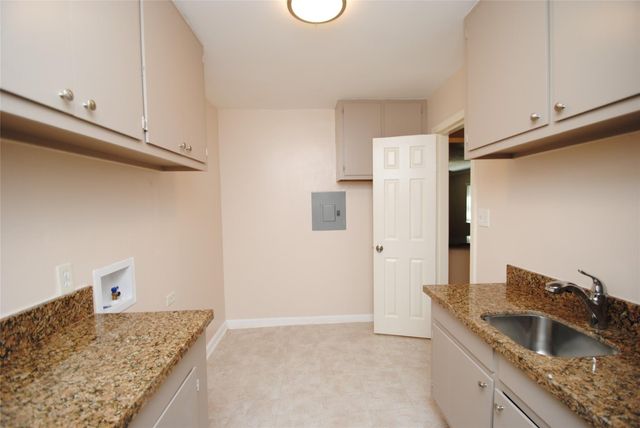 10034 Cedardale Drive, Houston, TX 77055