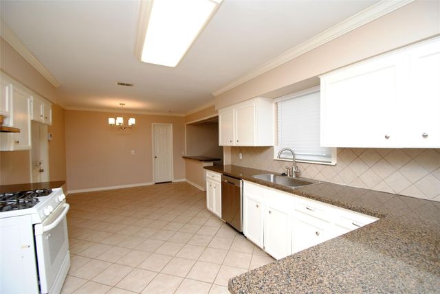 10034 Cedardale Drive, Houston, TX 77055