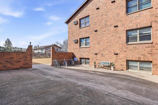 1161 GILLINGHAM ROAD, Neenah, WI 54956