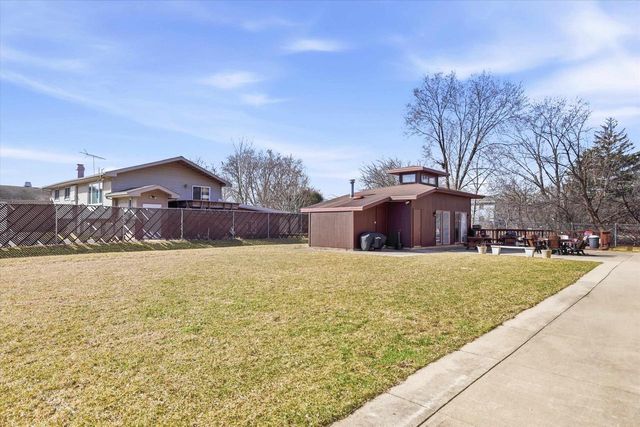 1161 GILLINGHAM ROAD, Neenah, WI 54956