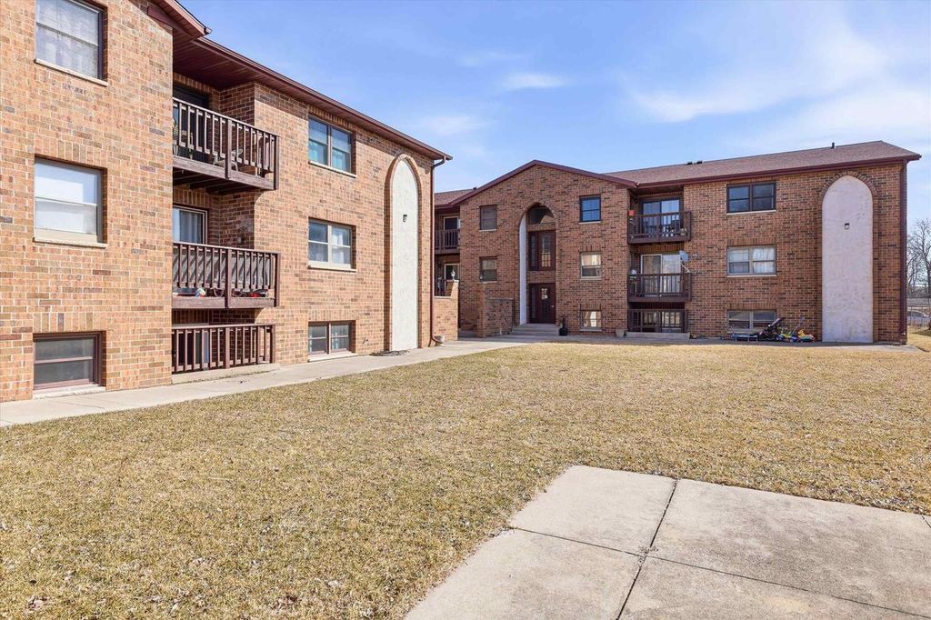 1161 GILLINGHAM ROAD, Neenah, WI 54956