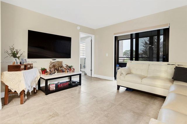 2941 N Nob Hill Rd 208, Sunrise, FL 33322