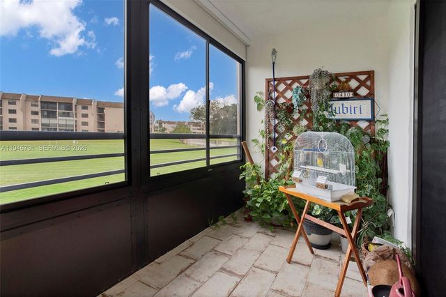 2941 N Nob Hill Rd 208, Sunrise, FL 33322