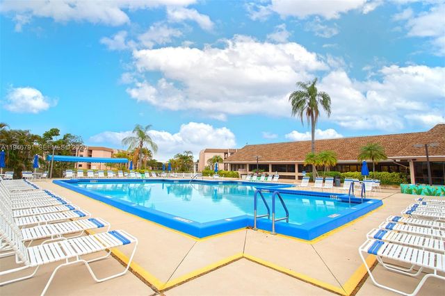 2941 N Nob Hill Rd 208, Sunrise, FL 33322