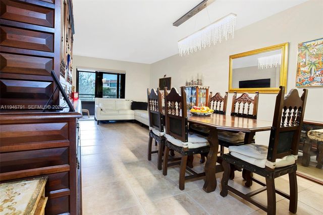 2941 N Nob Hill Rd 208, Sunrise, FL 33322