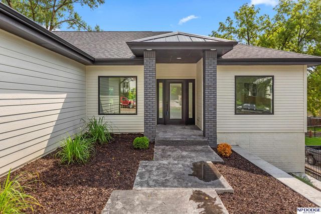 5841 S 48th Avenue, Omaha, NE 68117