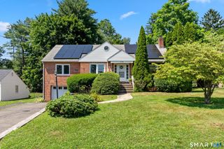 174 Mohawk Drive, West Hartford, CT 06117