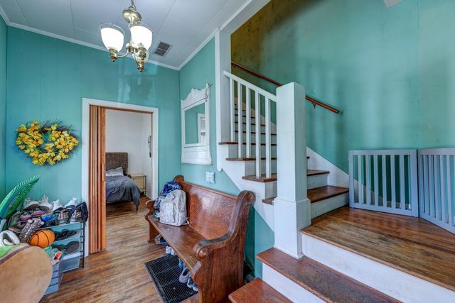 1401 E 5th Ave, Winfield, KS 67156