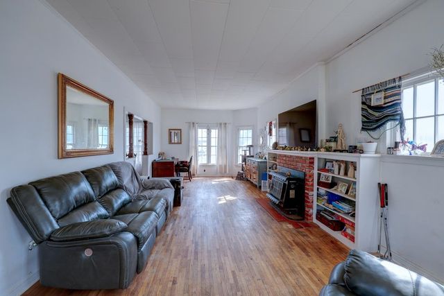 1401 E 5th Ave, Winfield, KS 67156