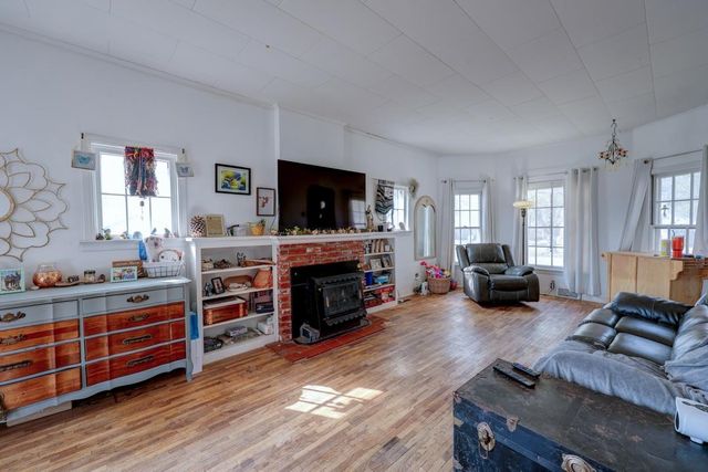 1401 E 5th Ave, Winfield, KS 67156