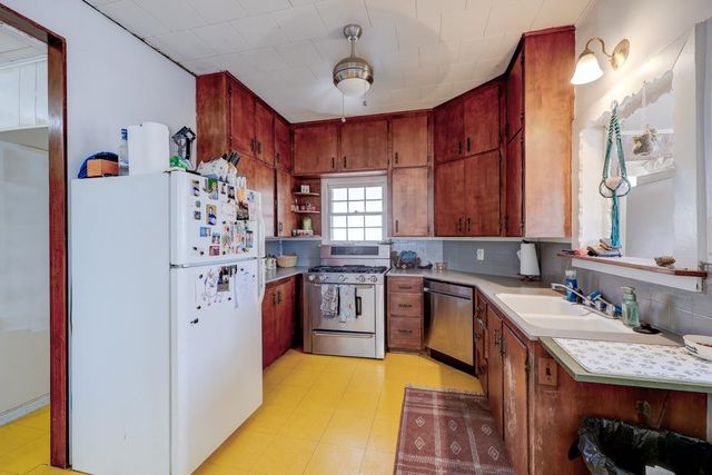 1401 E 5th Ave, Winfield, KS 67156