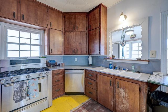 1401 E 5th Ave, Winfield, KS 67156