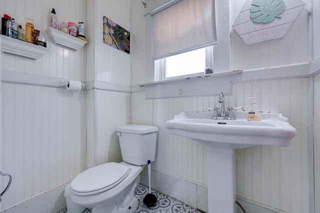 1401 E 5th Ave, Winfield, KS 67156