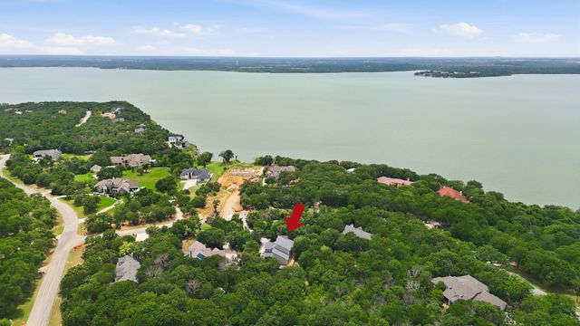 521 Diamond Point Drive, Oak Point, TX 75068