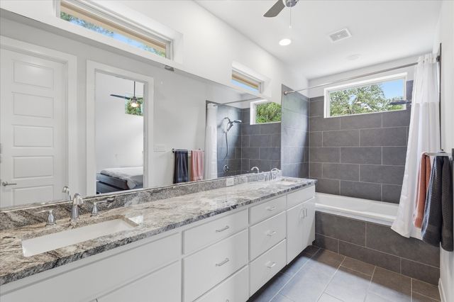 521 Diamond Point Drive, Oak Point, TX 75068