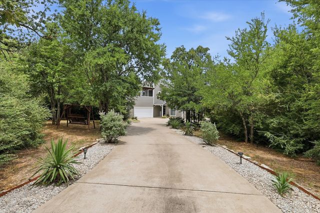 521 Diamond Point Drive, Oak Point, TX 75068