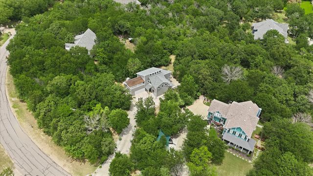 521 Diamond Point Drive, Oak Point, TX 75068