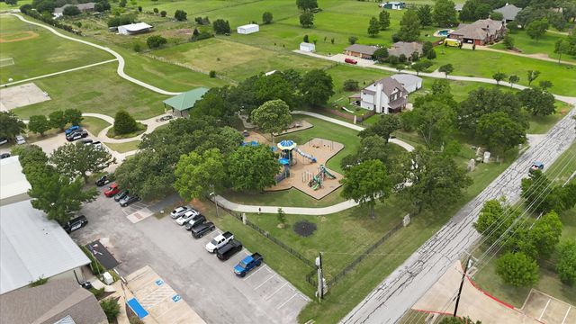 521 Diamond Point Drive, Oak Point, TX 75068