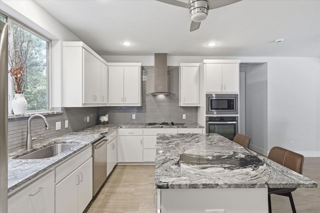 521 Diamond Point Drive, Oak Point, TX 75068