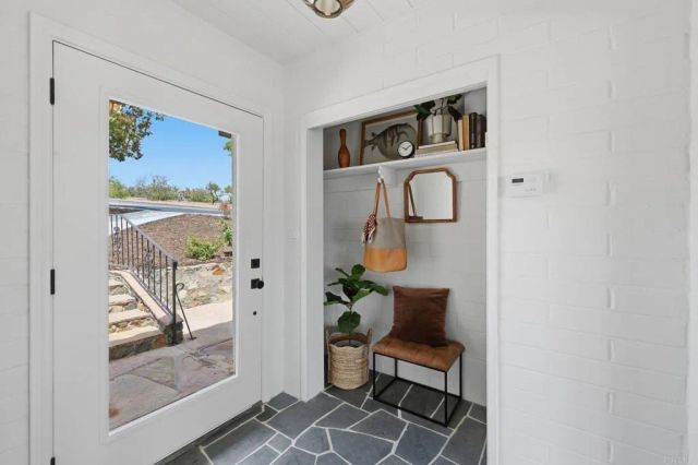 1765 Robinhood Road, Vista, CA 92084