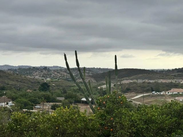 1765 Robinhood Road, Vista, CA 92084