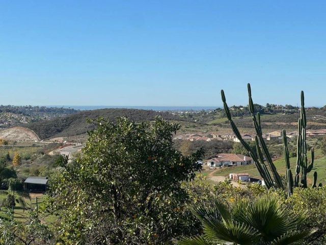 1765 Robinhood Road, Vista, CA 92084