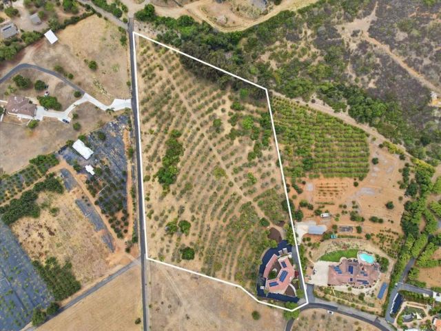 1765 Robinhood Road, Vista, CA 92084