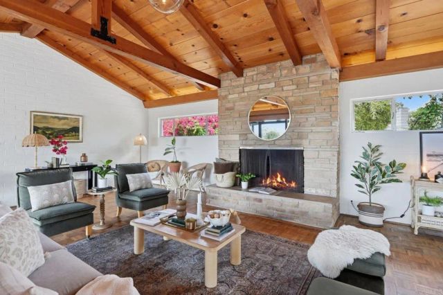 1765 Robinhood Road, Vista, CA 92084