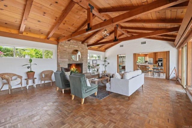 1765 Robinhood Road, Vista, CA 92084