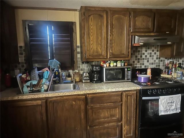 201 Adams Street, Mission, TX 78572