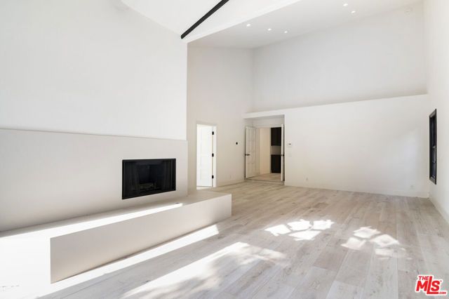 24362 Park Granada, Calabasas, CA 91302