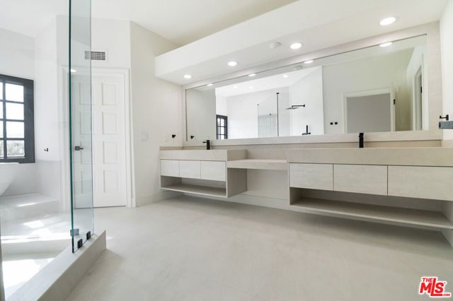 24362 Park Granada, Calabasas, CA 91302