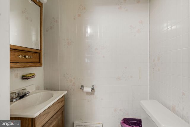233 E FULTON ST, Ephrata, PA 17522