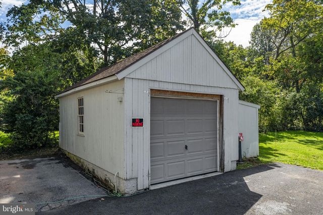233 E FULTON ST, Ephrata, PA 17522