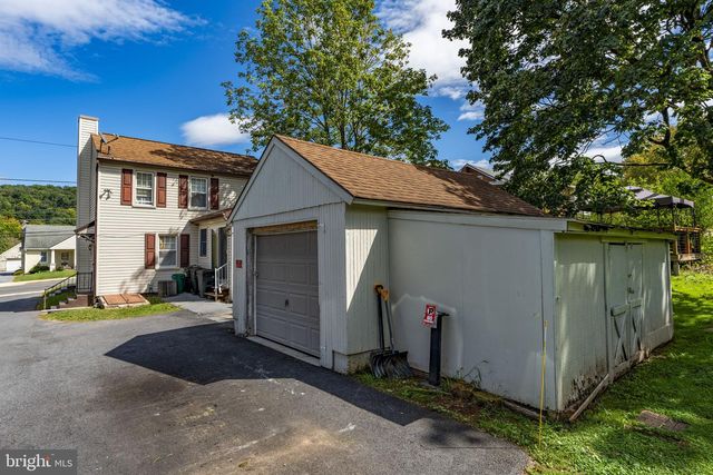 233 E FULTON ST, Ephrata, PA 17522