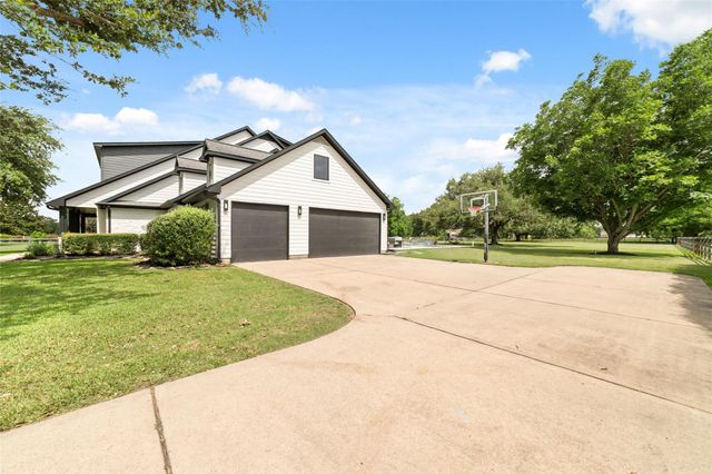 32030 Wendt Park Trace, Fulshear, TX 77441