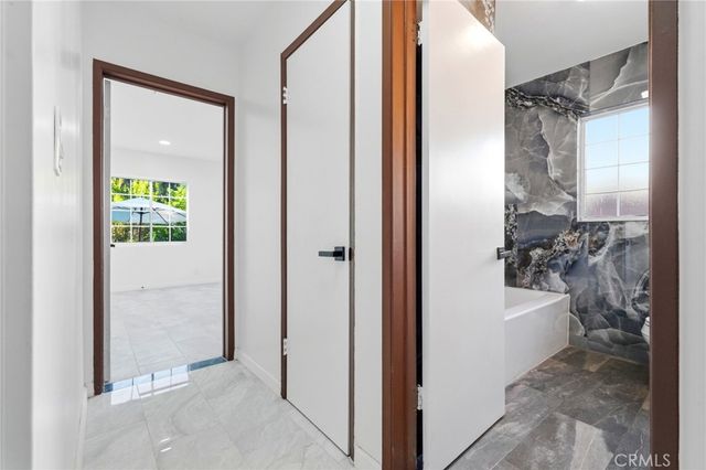 18114 Schoenborn, Northridge, CA 91325