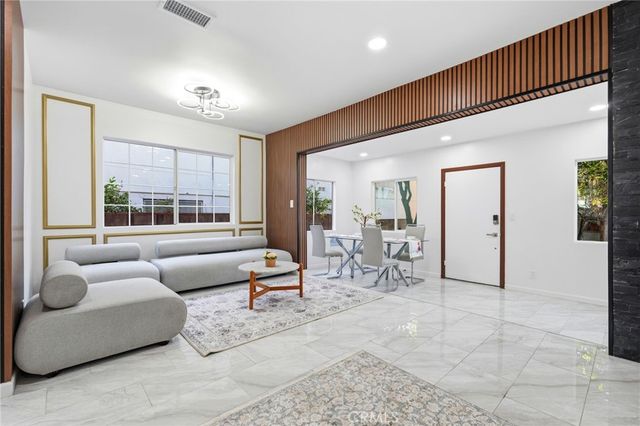 18114 Schoenborn, Northridge, CA 91325