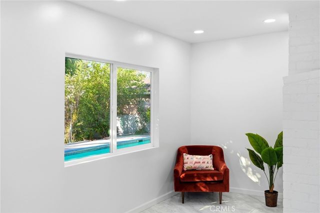 18114 Schoenborn, Northridge, CA 91325