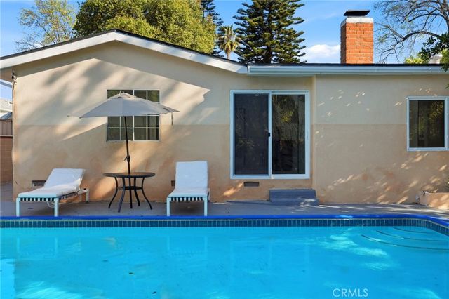 18114 Schoenborn, Northridge, CA 91325