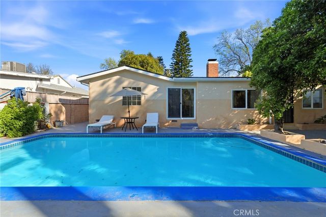 18114 Schoenborn, Northridge, CA 91325