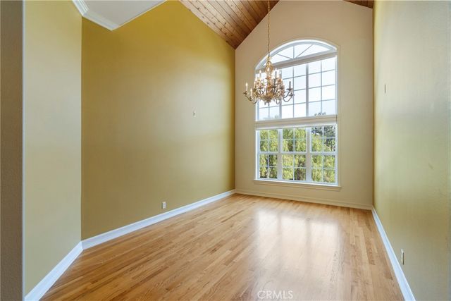 251 S Skyline, Thousand Oaks, CA 91361