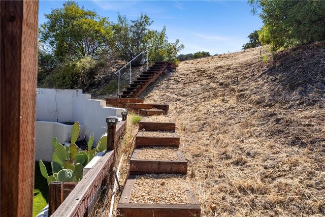 251 S Skyline, Thousand Oaks, CA 91361