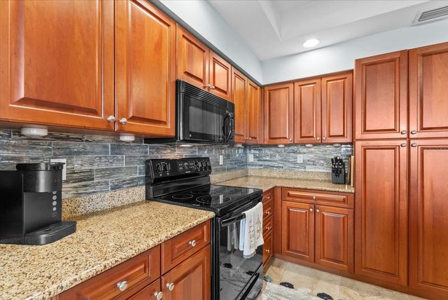 1349 AQUI ESTA DRIVE 136, Punta Gorda, FL 33950